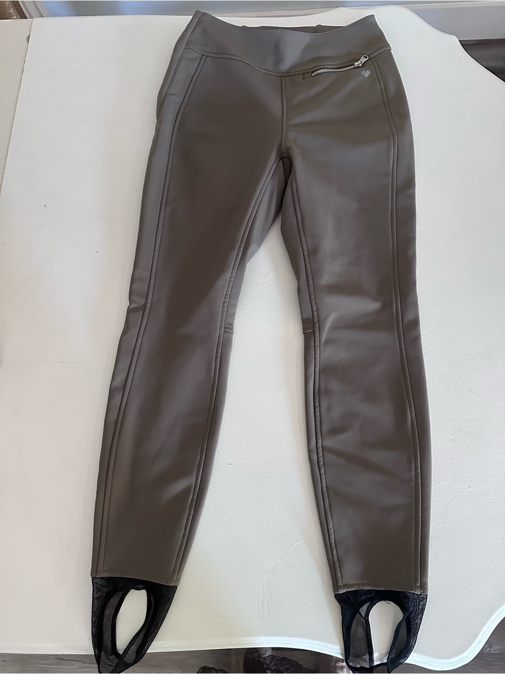Obermeyer Women's Jinks ITB Softshell Stirrup Ski Pants -Brown Sugar, Size 8